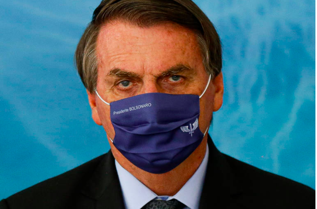 Bolsonaro ignora 4 mil mortes, ironiza título de genocida e critica medidas restritivas
